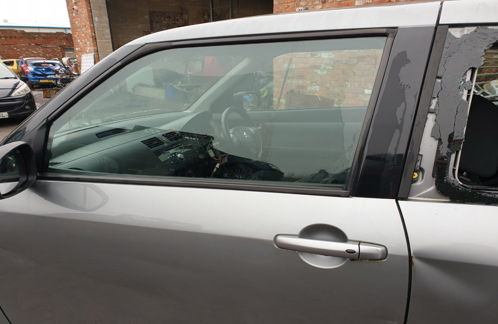 Suzuki Swift GLX VVTS Door window glass passenger side front